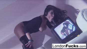 London Keyes's Sultry Solo Session: Big Tits and Ass Delights