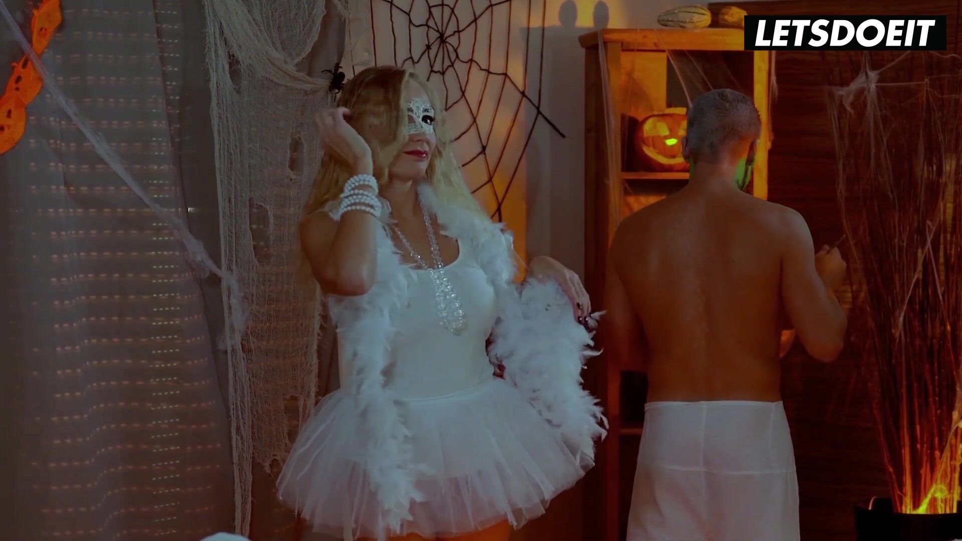 Relaxing Halloween Cosplay Sex with Hot Client #hallowin2025