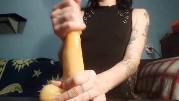 HellENXxOo's Dirty Talk Handjob Teaches You to Be a Good Boy