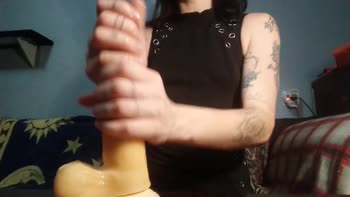 HellENXxOo's Dirty Talk Handjob Teaches You to Be a Good Boy