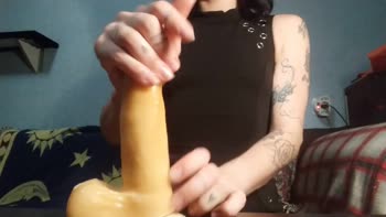HellENXxOo's Dirty Talk Handjob Teaches You to Be a Good Boy