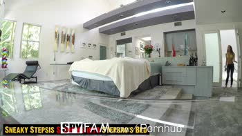 SPYFAM Step Sister Slithers Into Step Bro Bedroom