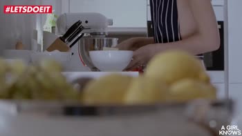 Taste My Cookie - Sabrisse & Zazie Skymm & Tiffany Tatum #LETSDOEIT
