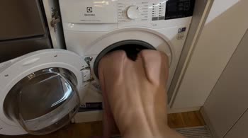 Cutie Kim's Step Sis Stuck in the Wash