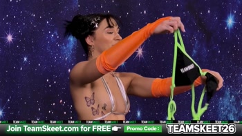 Delilah Dagger, Derek Kage