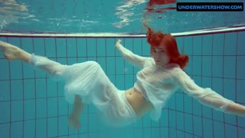 Diana's Sizzling Redhead Underwater Seduction