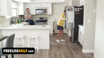 Stepmom Crystal Clark Offers Her Pussy To Stepson After No Nut November Challenge - FreeUse Milf