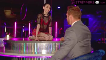 Tiny Dancer Works High Roller's Pole