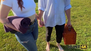 HUNT4K. Cuck Sees Pond Pound. Hot sex with Suzie Sparklez