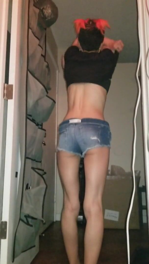 Emo / Punk / Goth Teen (18+) Sucks Cock Like A Pro