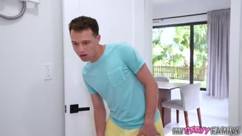 I Screwed My StepMILF While She Was Stuck In The Dryer !!