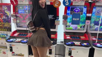 Elle Lee's Japan Vlog - Petite Hottie's Hardcore Kimono Adventure