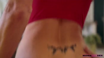 Sitting on Santas Lap - S14:e7
