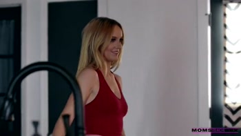 Sitting on Santas Lap - S14:e7