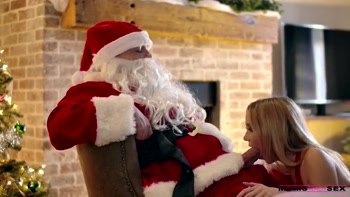 Sitting on Santas Lap - S14:e7