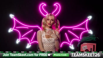 Emma Rosie: Your Tiny Neon Demon December All Star Spotlight