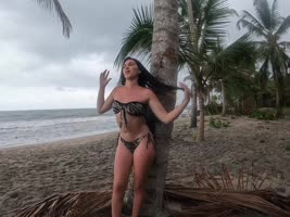 Catleya_01's Sizzling Colombian Beach Fling: Steamy Sex & Cum Shot