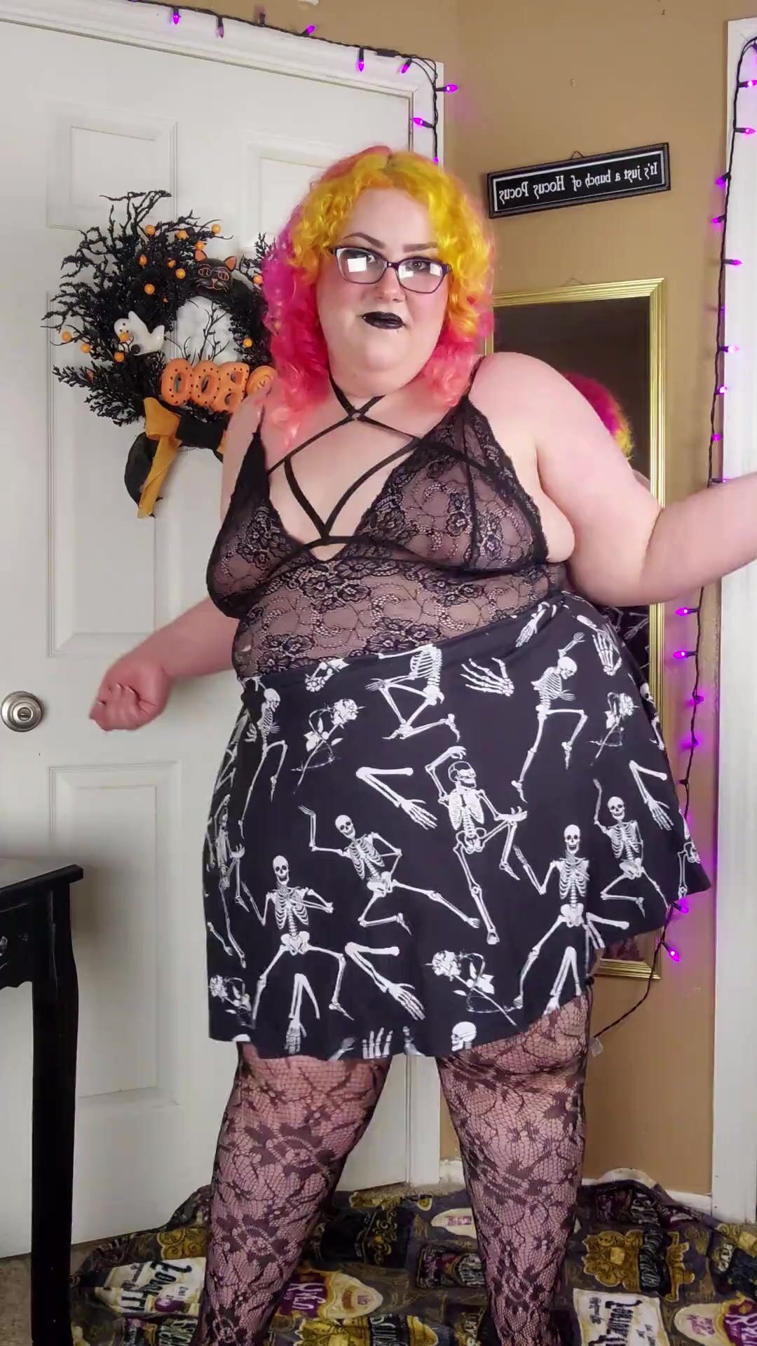Goth BBW Boobie Bouncing