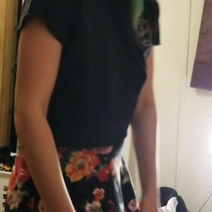 Sexy Wife Sucks Me After Work Ask to Film