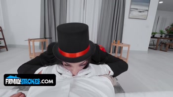 Scarlett's Deepthroat Magic Show Begins