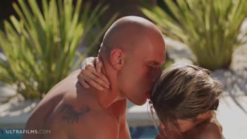 Gina Gerson's Passionate Outdoor Affair - Hardcore Blowjob