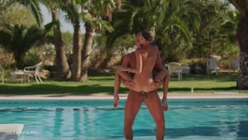 Gina Gerson's Passionate Outdoor Affair - Hardcore Blowjob
