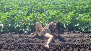 Kovalenko Tatiana - Tatiana's Kinky Garden Adventure: Big Dildos and Zucchini