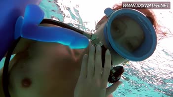 Minnie Manga's Underwater Dildo Delight
