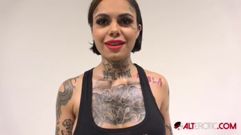 Tattooed Temptress Genevieve Sinn's Sultry Solo Interview