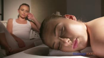 Lucy Heart & Lady Bug: Russian Massage Babe's Lesbian Flex Frenzy