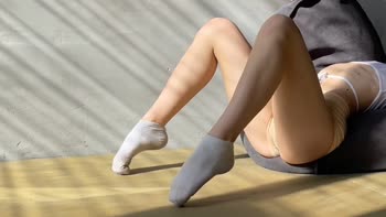 Giantess Goddess HollyHarlot's Sizzling Yoga Session