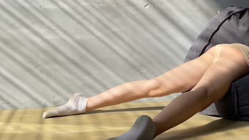 Giantess Goddess HollyHarlot's Sizzling Yoga Session