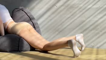 Giantess Goddess HollyHarlot's Sizzling Yoga Session