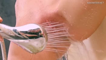 Masha's Sizzling Underwater Seduction in Bathtub