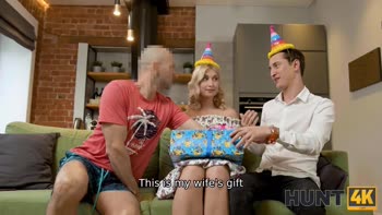 Honey's Russian Anal Bliss: Cuckolded Hubby Watches