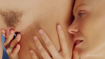 Nancy A & Isabella De Laa: Sizzling Czech Lesbians in Steamy 69