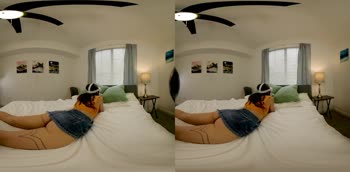 Taylor Pierce's Gamer Girl Stepsis Teases in POV VR