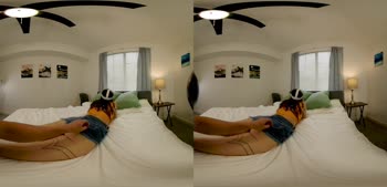 Taylor Pierce's Gamer Girl Stepsis Teases in POV VR
