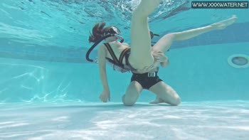 Minnie Manga's Sizzling Underwater Seduction