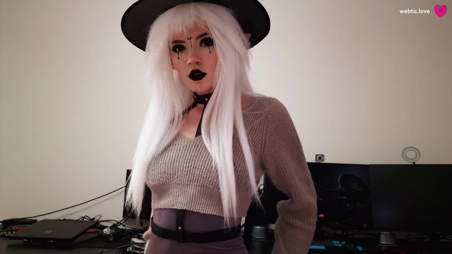 The Secret of the Eternal Beauty of the Elf Witch is Hot Cum on her Face after a Week of Abstinence