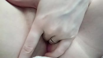 Lisaa Is Me - Lisaa's Public Pleasure: Fingered Orgasm in the Open