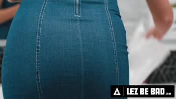 Jennifer White's Anal Seduction with Petite Brunette Jennifer Milk