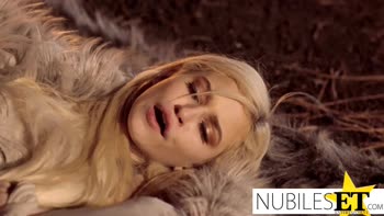 Game Of Thrones - Mother of Dragons Jon Snow Is Cumming S13:E10