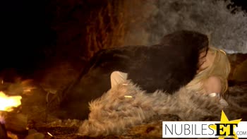 Game Of Thrones - Mother of Dragons Jon Snow Is Cumming S13:E10