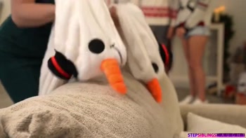 Stepsister Rides Frostys Big Carrot - S25:e2