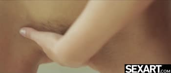 Suzie Carina & Iwia Ignite Passionate Kissing & Cunnilingus