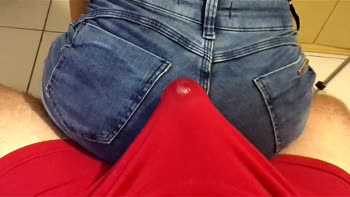 College-Couple's Scorching Jeans Shorts Lapdance Ends in Pants Cumshot