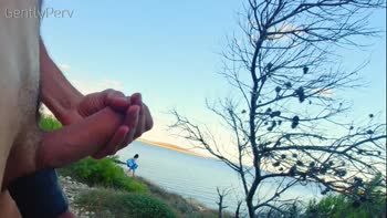 Beach Babe's Risky Flash and Masturbation