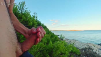 Beach Babe's Risky Flash and Masturbation