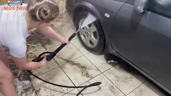 Montanasvibe's Car Wash Surprise: Blonde Babe Blows and Gets Paid